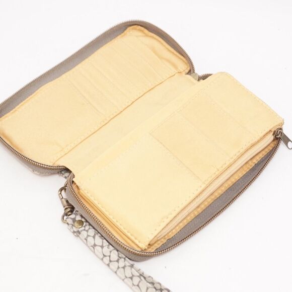 Travelon Tan/Gray Wallet with Wrist Strap - Picture 3 of 10